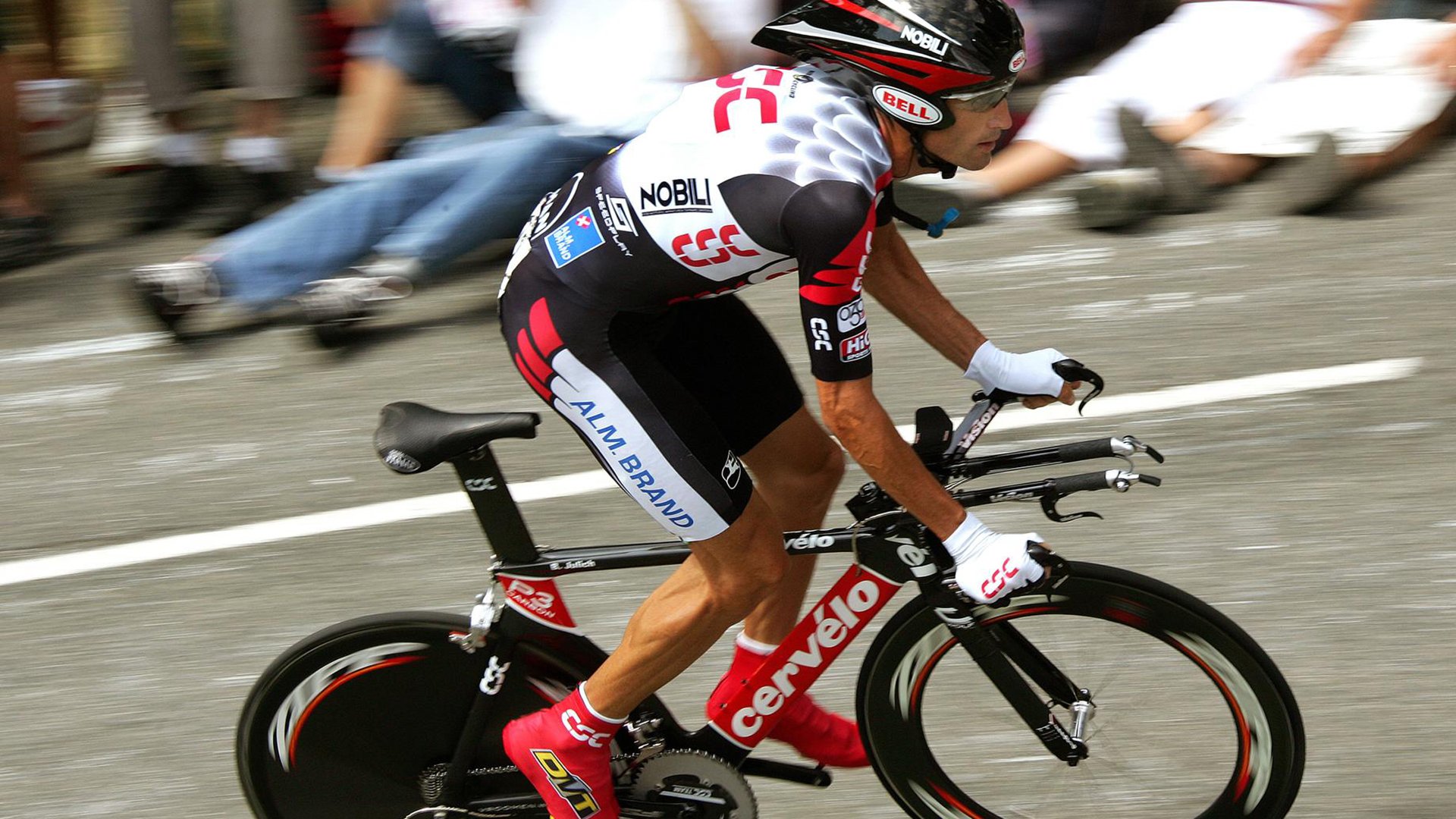 王哲林统治内线，上海爵士式节奏险胜浙江