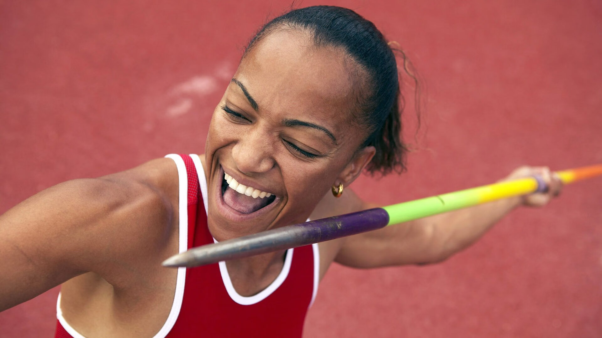 橙色闪电划破银石，周冠宇的奇迹一夜，哈斯如何用策略掀翻红牛二队